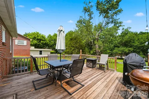 $259,900 | 3526 16th Street Northeast, Hickory, NC 28601
