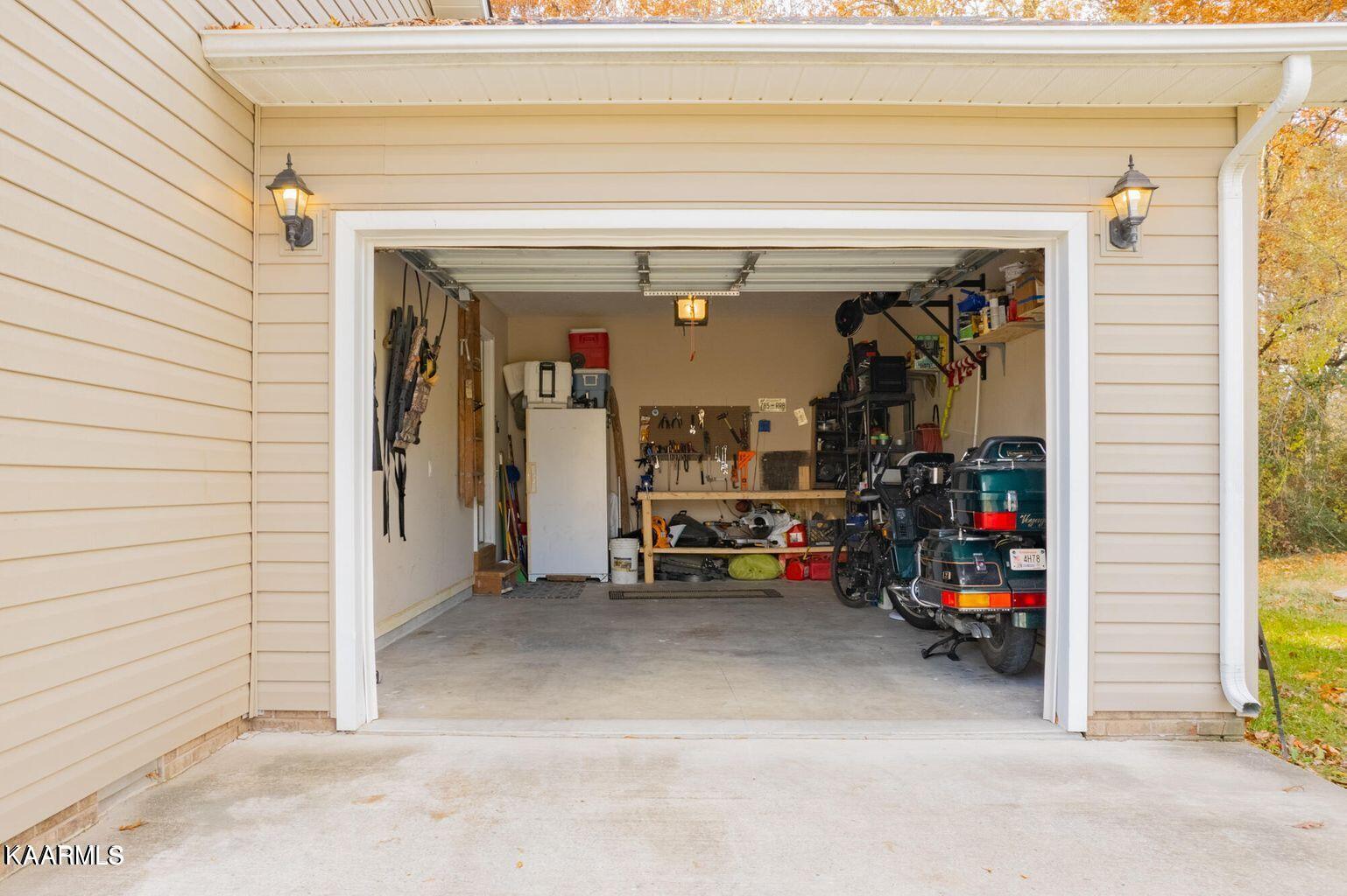 357 Sliger Road Cookeville, TN 38506 - Photo 28 of 36 28 Garage1