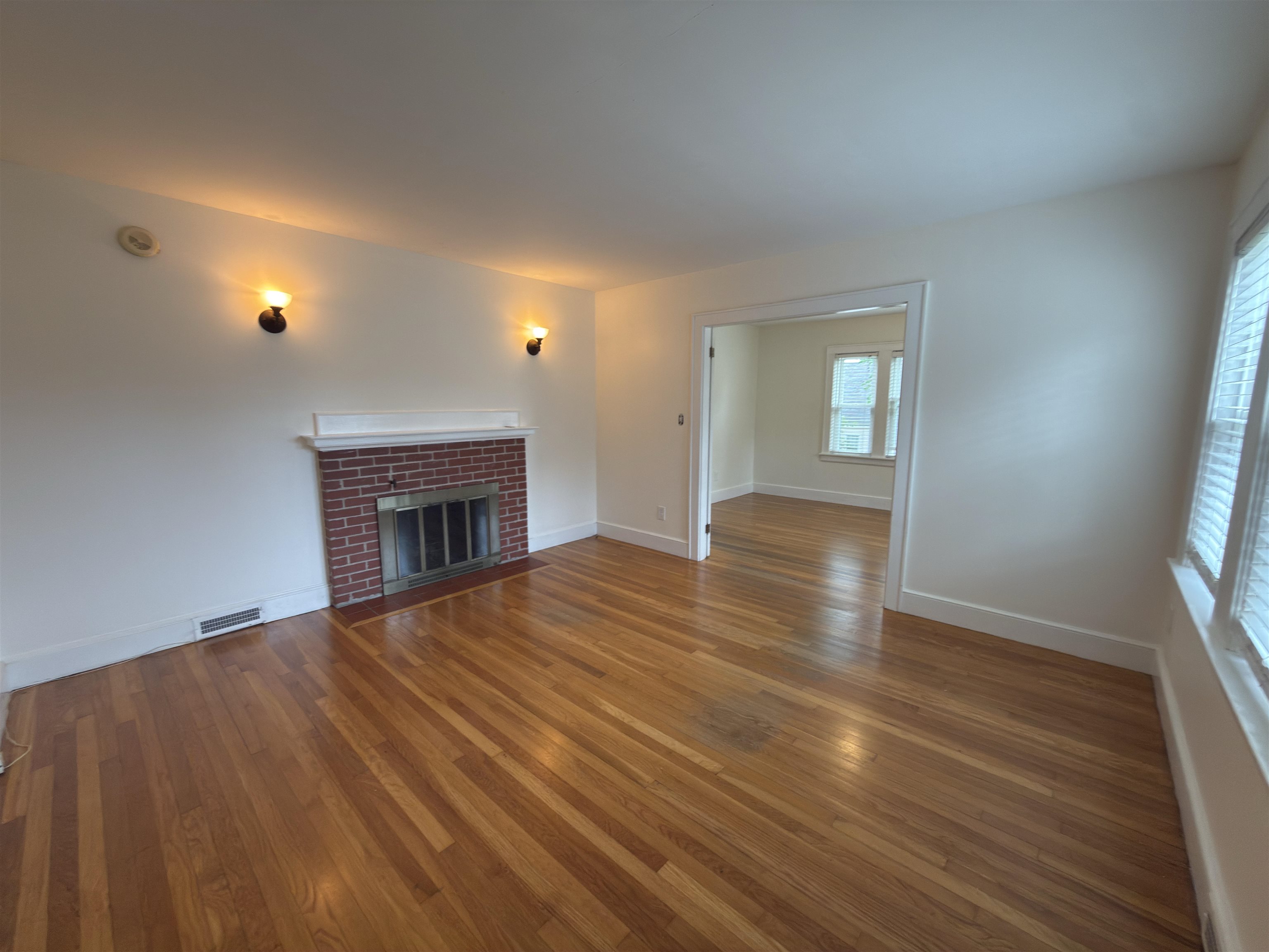 573 Spruce Street Manchester, NH 03103 - Photo 14 of 28