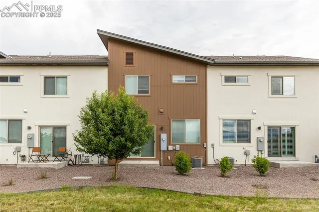 a house view with a outdoor space