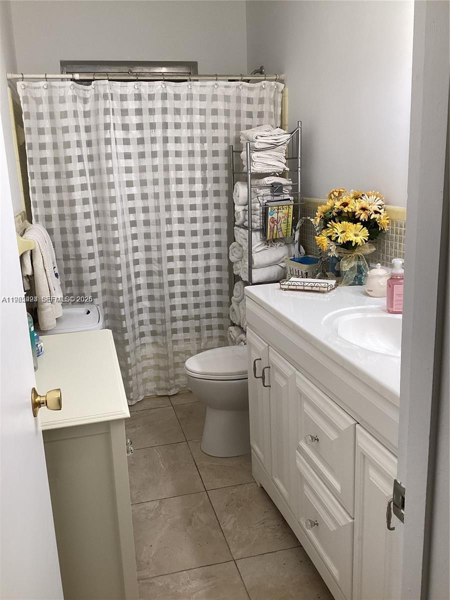 3740 West 5th Court Hialeah, FL 33012 - Photo 8 of 15