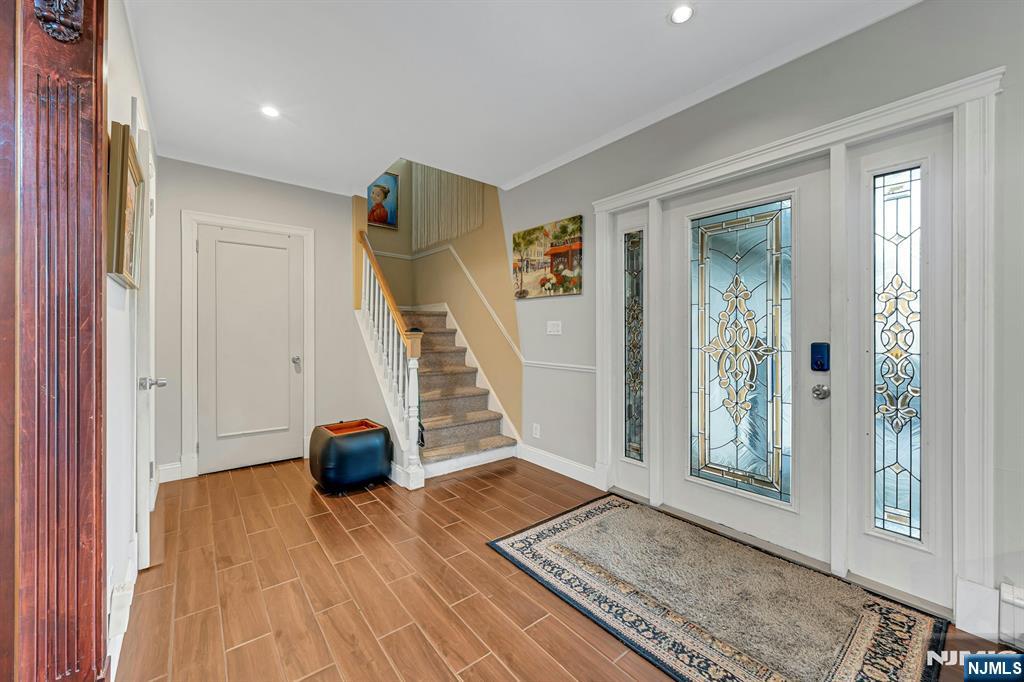 444 Riverside Avenue Lyndhurst, NJ 07071 - Photo 4 of 29