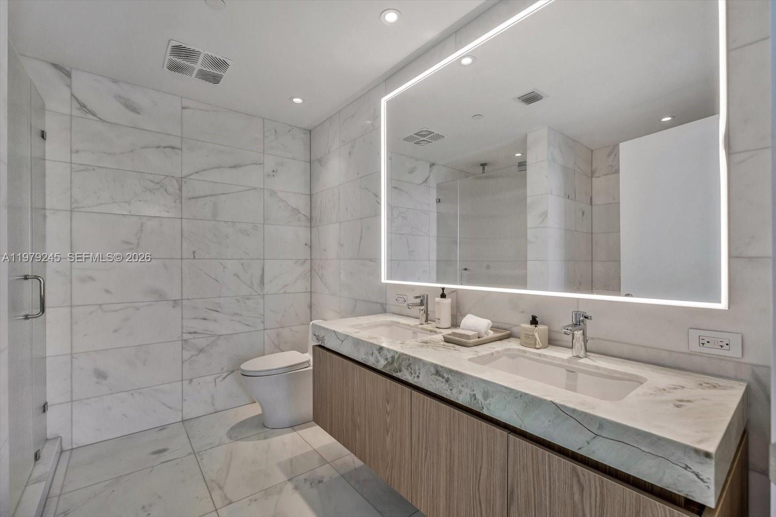 500 Alton Road, Unit 903 Miami Beach, FL 33139 - Photo 16 of 27