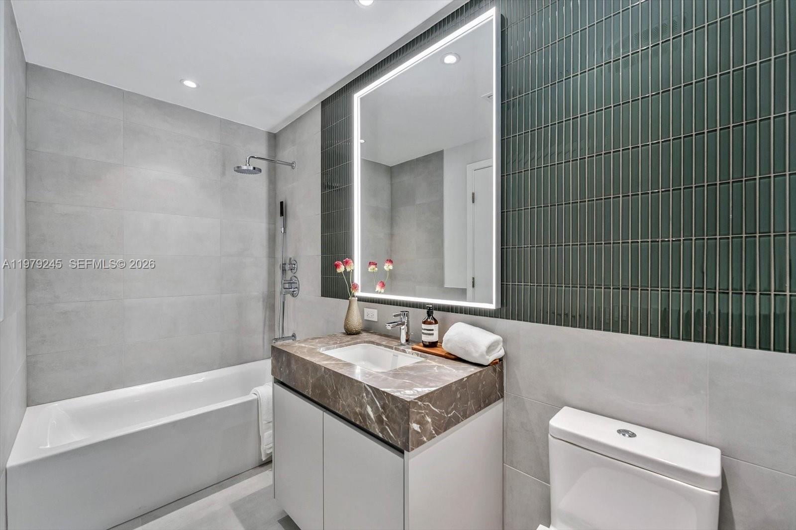 500 Alton Road, Unit 903 Miami Beach, FL 33139 - Photo 25 of 27