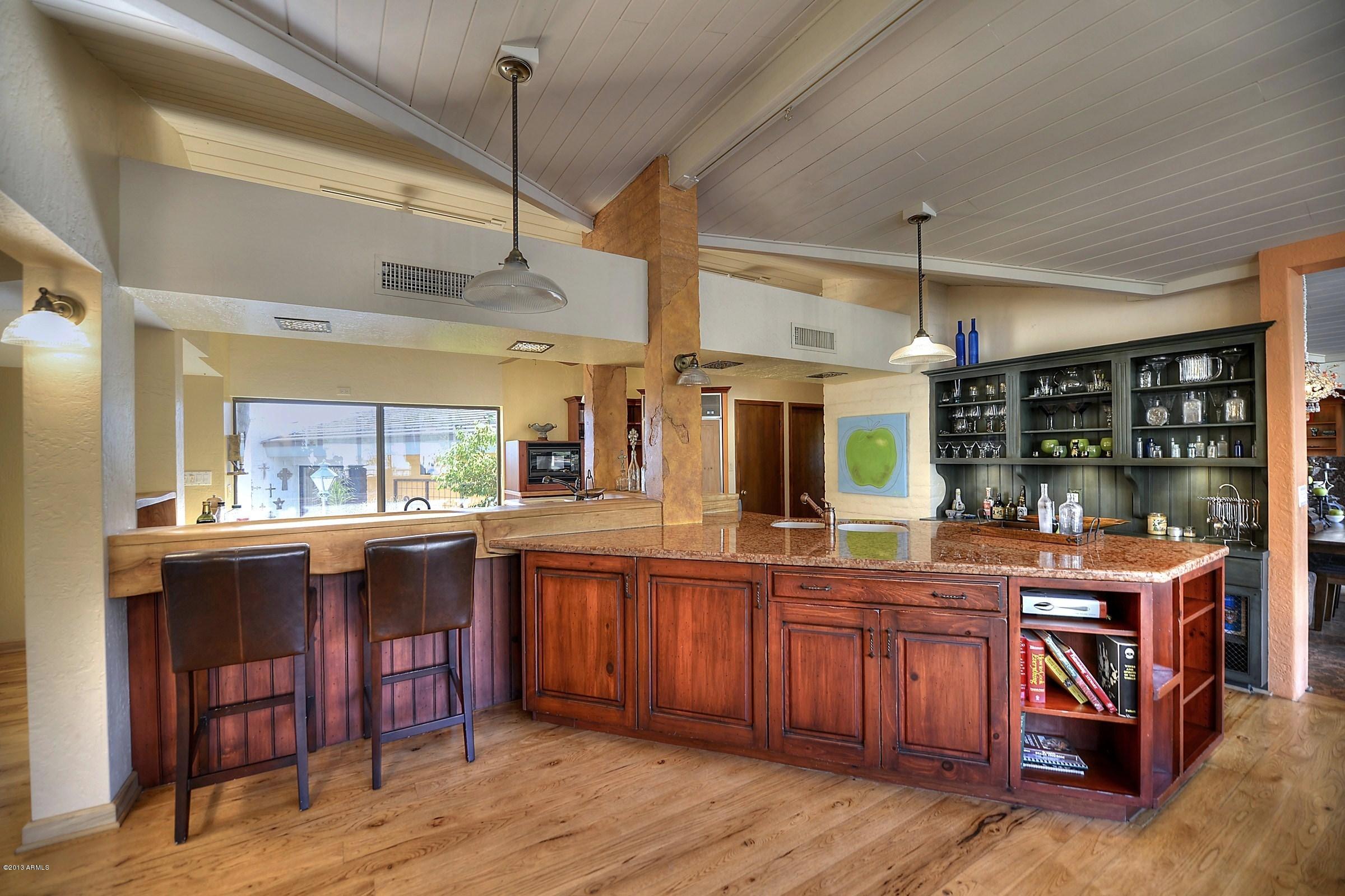 4930 East Palomino Road Phoenix, AZ 85018 - Photo 10 of 33 010_Country Kitchen