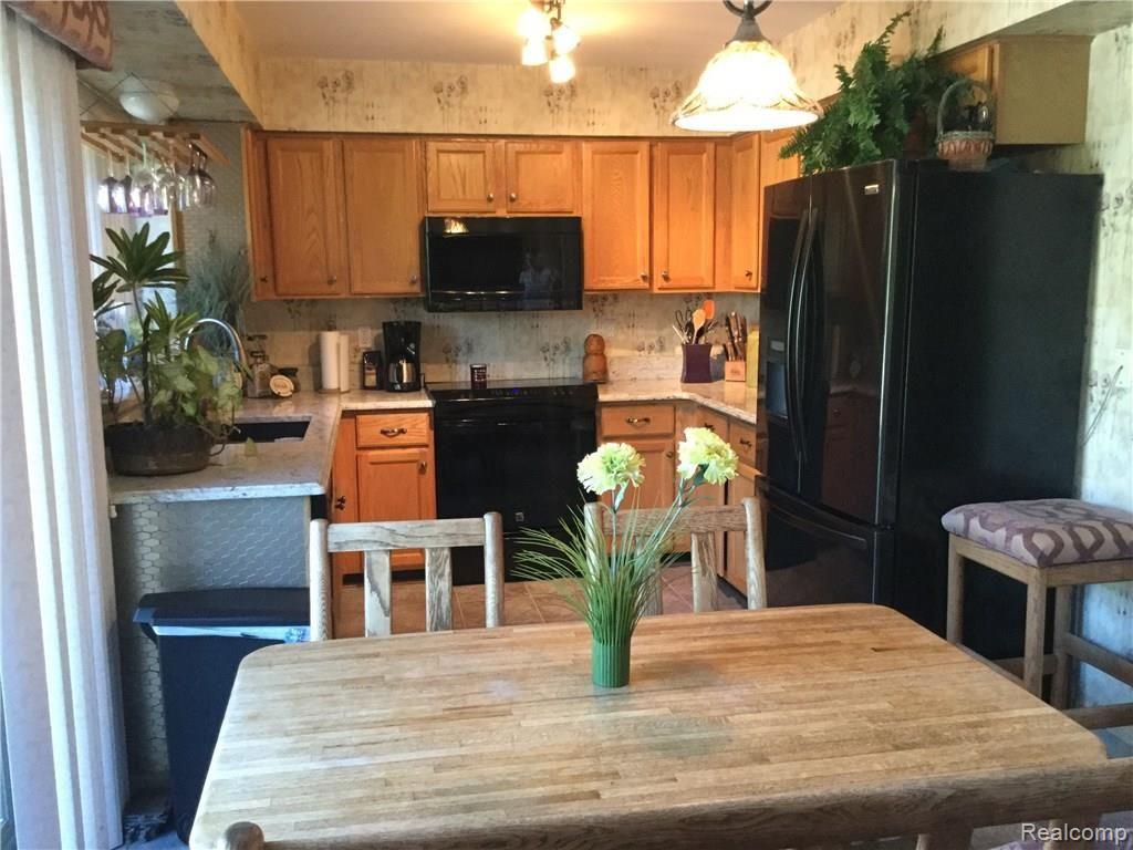1662 Dunston Road Canton, MI 48188 - Photo 15 of 33 kitch 3.jpg