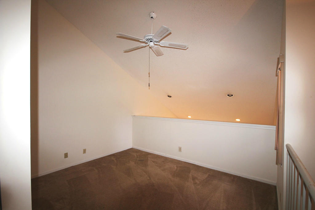 1301 Summerwinds Lane Jupiter, FL 33458 - Photo 15 of 19 loft