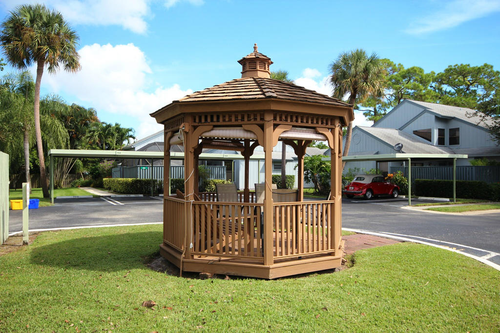 1301 Summerwinds Lane Jupiter, FL 33458 - Photo 19 of 19 Gazebo