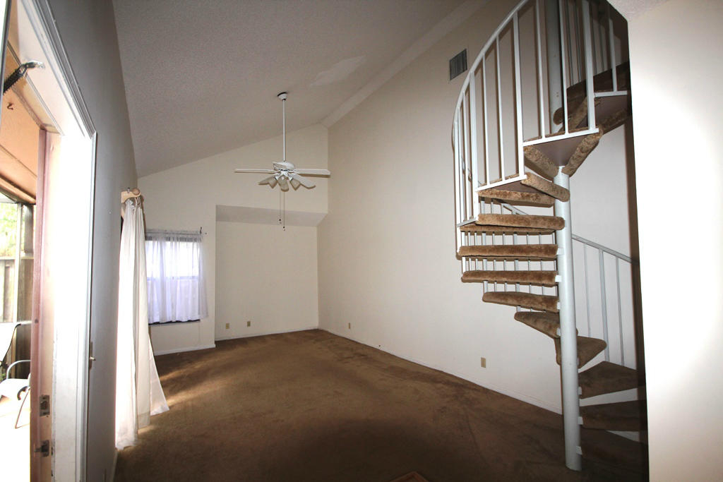 1301 Summerwinds Lane Jupiter, FL 33458 - Photo 5 of 19 lr