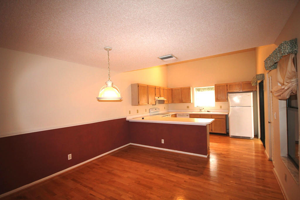 1301 Summerwinds Lane Jupiter, FL 33458 - Photo 8 of 19 drkitchen