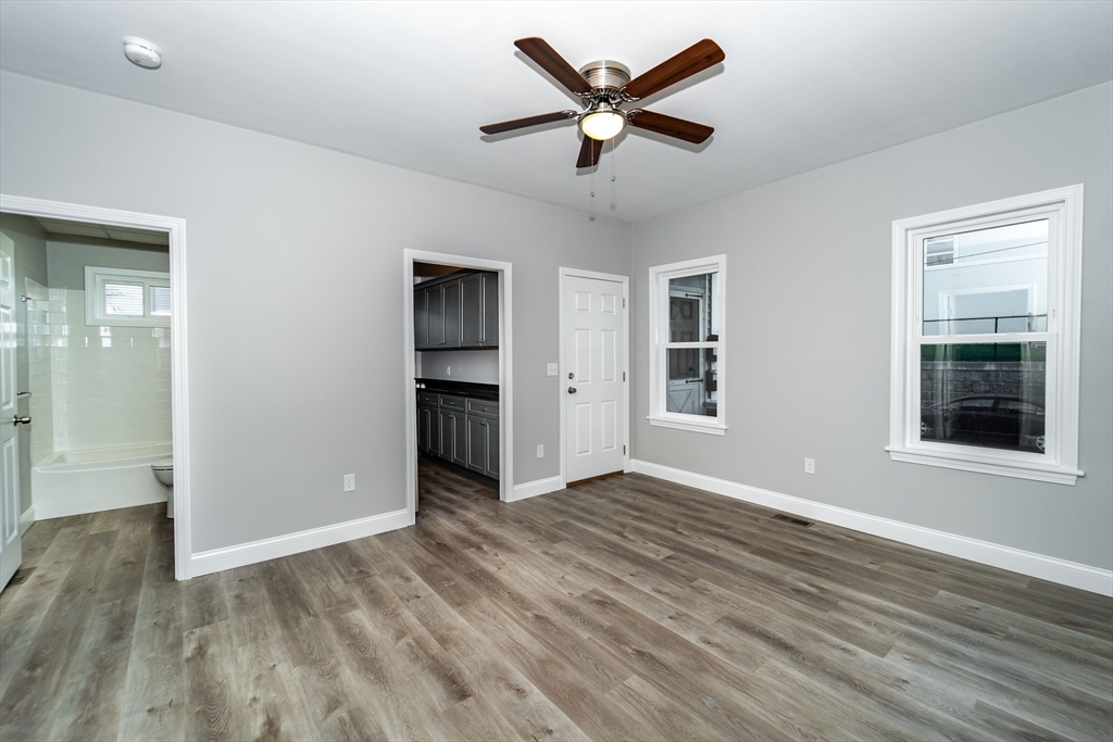 325 Snell Street Fall River, MA 02721 - Photo 15 of 30