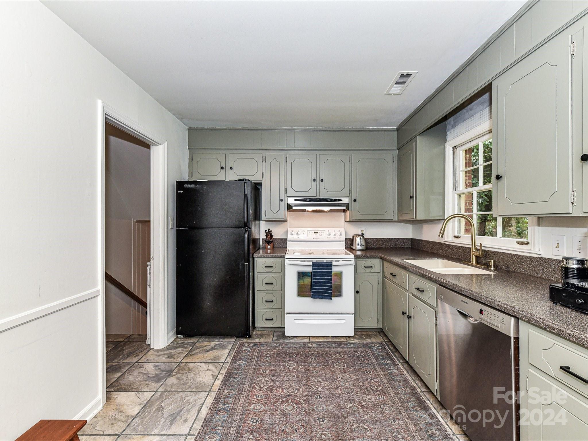 3701 Sulkirk Road Charlotte, NC 28210 - Photo 13 of 35 Gallery Image 13