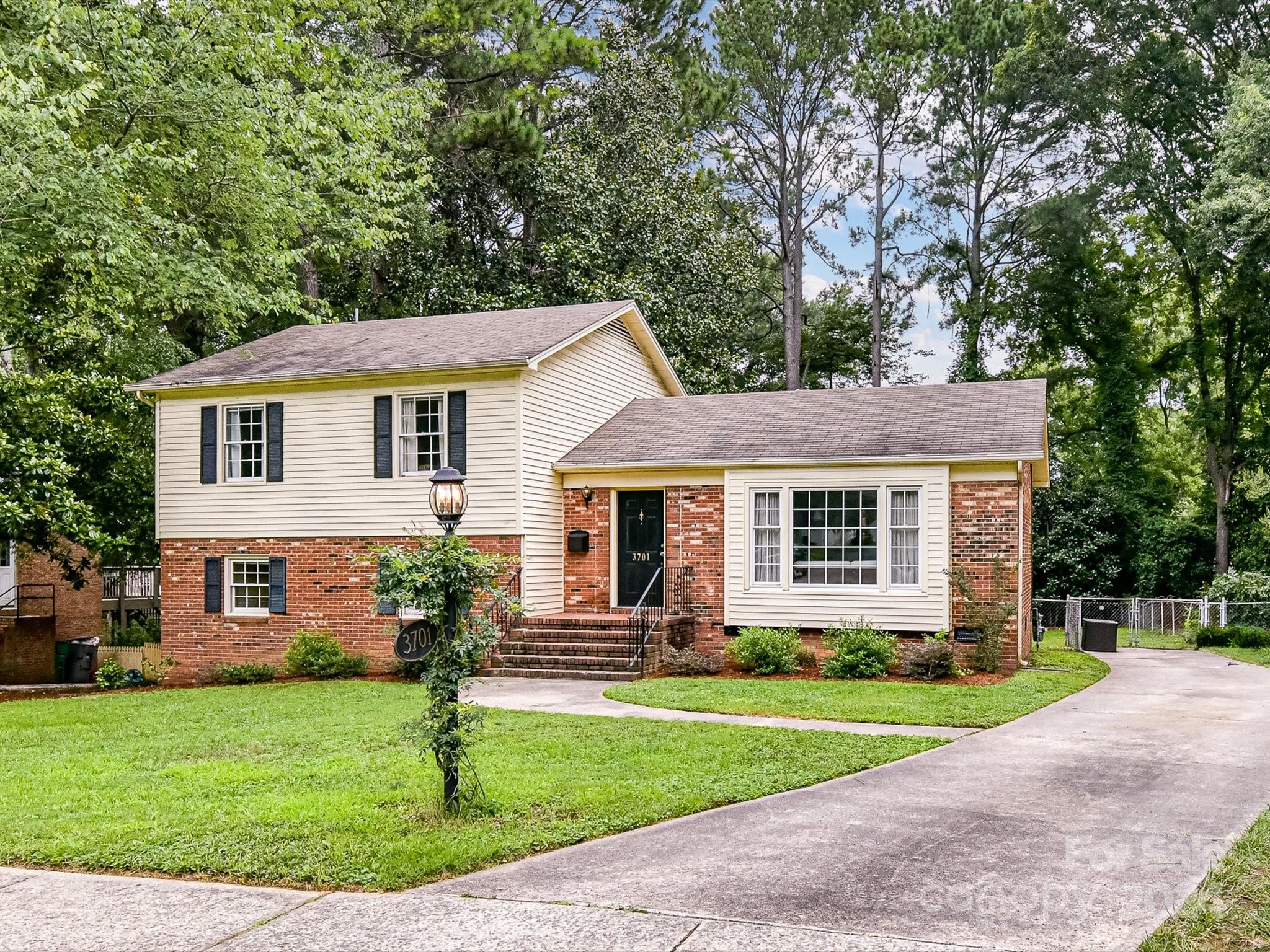 3701 Sulkirk Road Charlotte, NC 28210 - Photo 2 of 35 Gallery Image 2