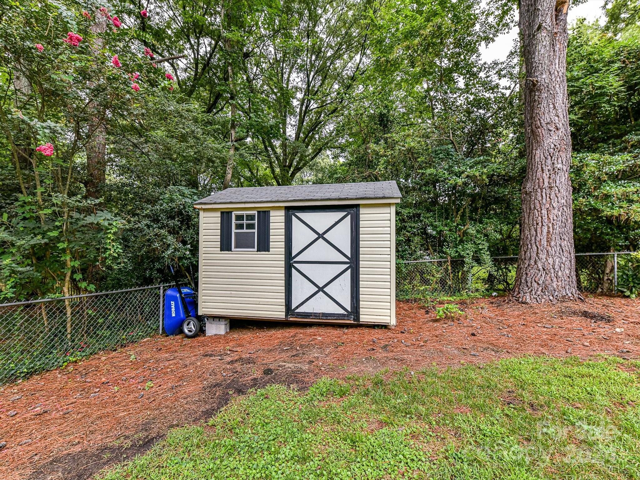 3701 Sulkirk Road Charlotte, NC 28210 - Photo 34 of 35 Gallery Image 34