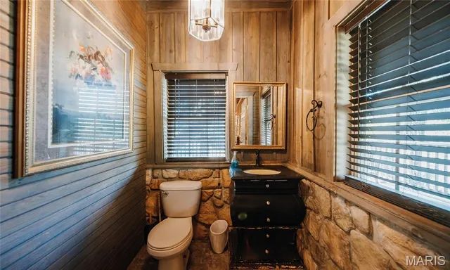 $850,000 | 82 Idlewild Road, Steelville, MO 65565