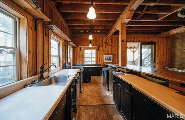 $850,000 | 82 Idlewild Road, Steelville, MO 65565