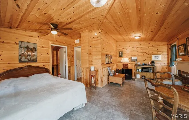 $850,000 | 82 Idlewild Road, Steelville, MO 65565