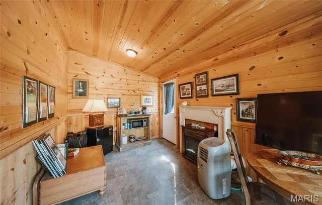 $850,000 | 82 Idlewild Road, Steelville, MO 65565