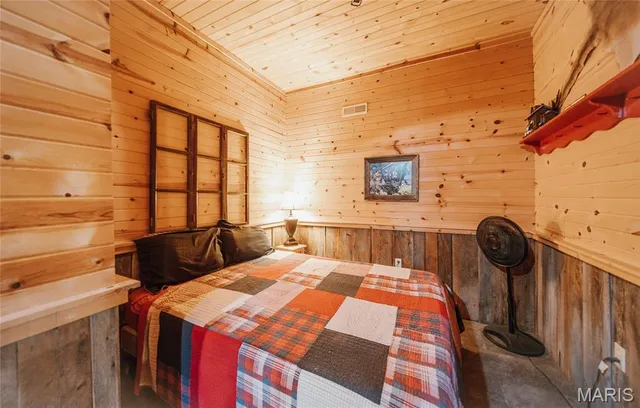 $850,000 | 82 Idlewild Road, Steelville, MO 65565