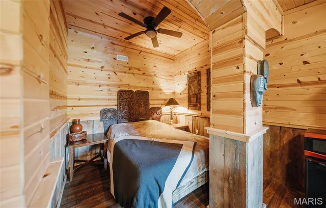 $850,000 | 82 Idlewild Road, Steelville, MO 65565