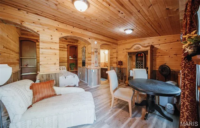 $850,000 | 82 Idlewild Road, Steelville, MO 65565