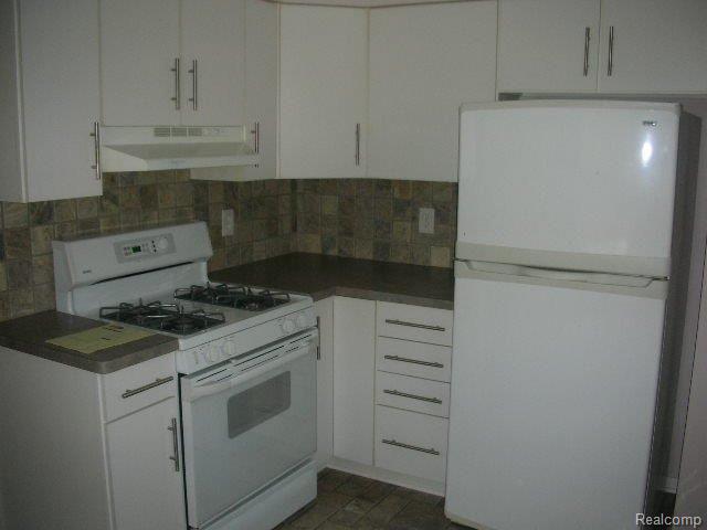 1762 North Gulley Road Dearborn, MI 48128 - Photo 7 of 16 DSCN2518.JPG