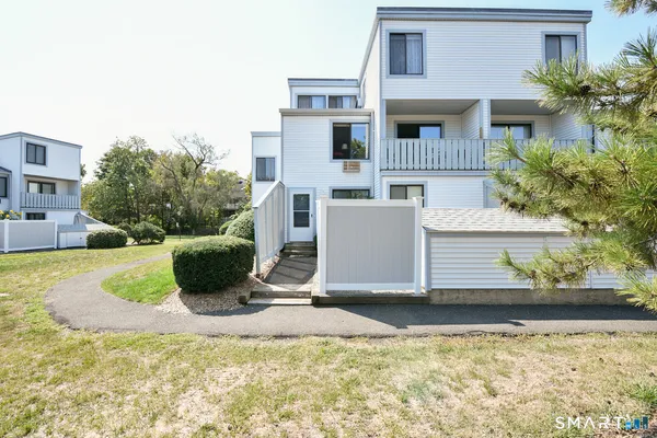 $1,900 | 2 Hamre Lane, Unit D, Branford, CT 06405