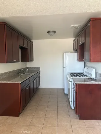 $2,000 | 914 West Pine Street, Upland, CA 91786