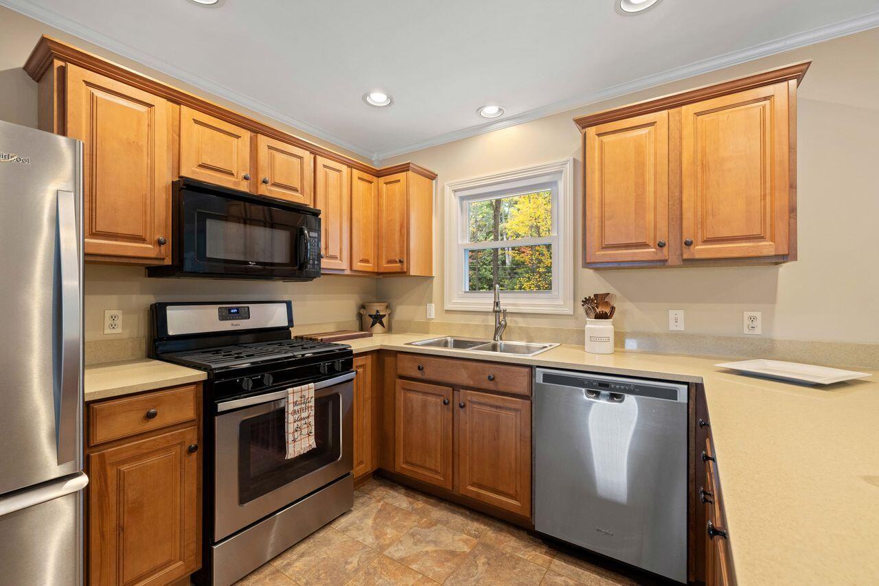 179 New County Road Saco, ME 04072 - Photo 26 of 35 3G0A9843