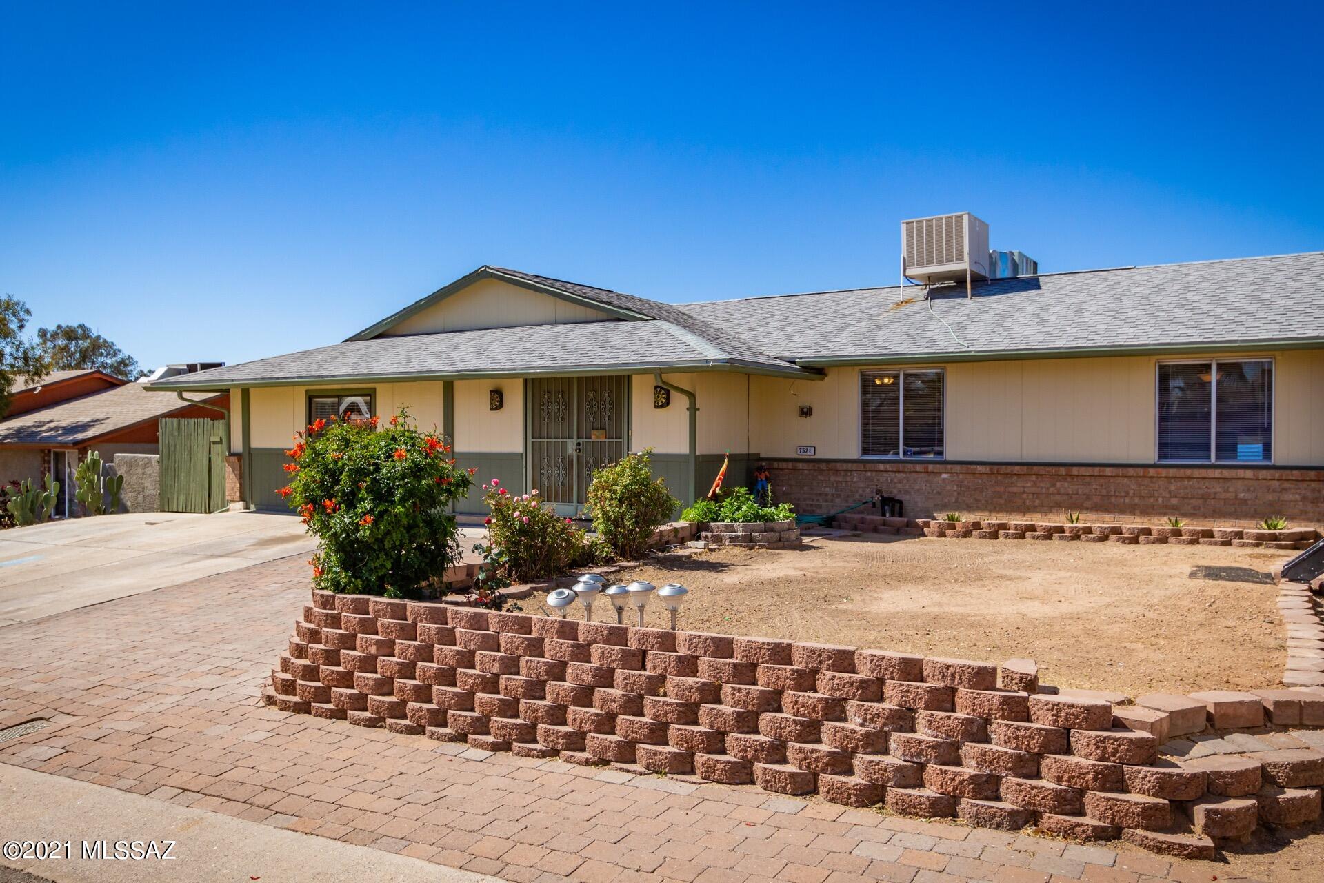 7521 North Juniper Road Tucson, AZ 85741 - Photo 1 of 30 Gallery Image 1