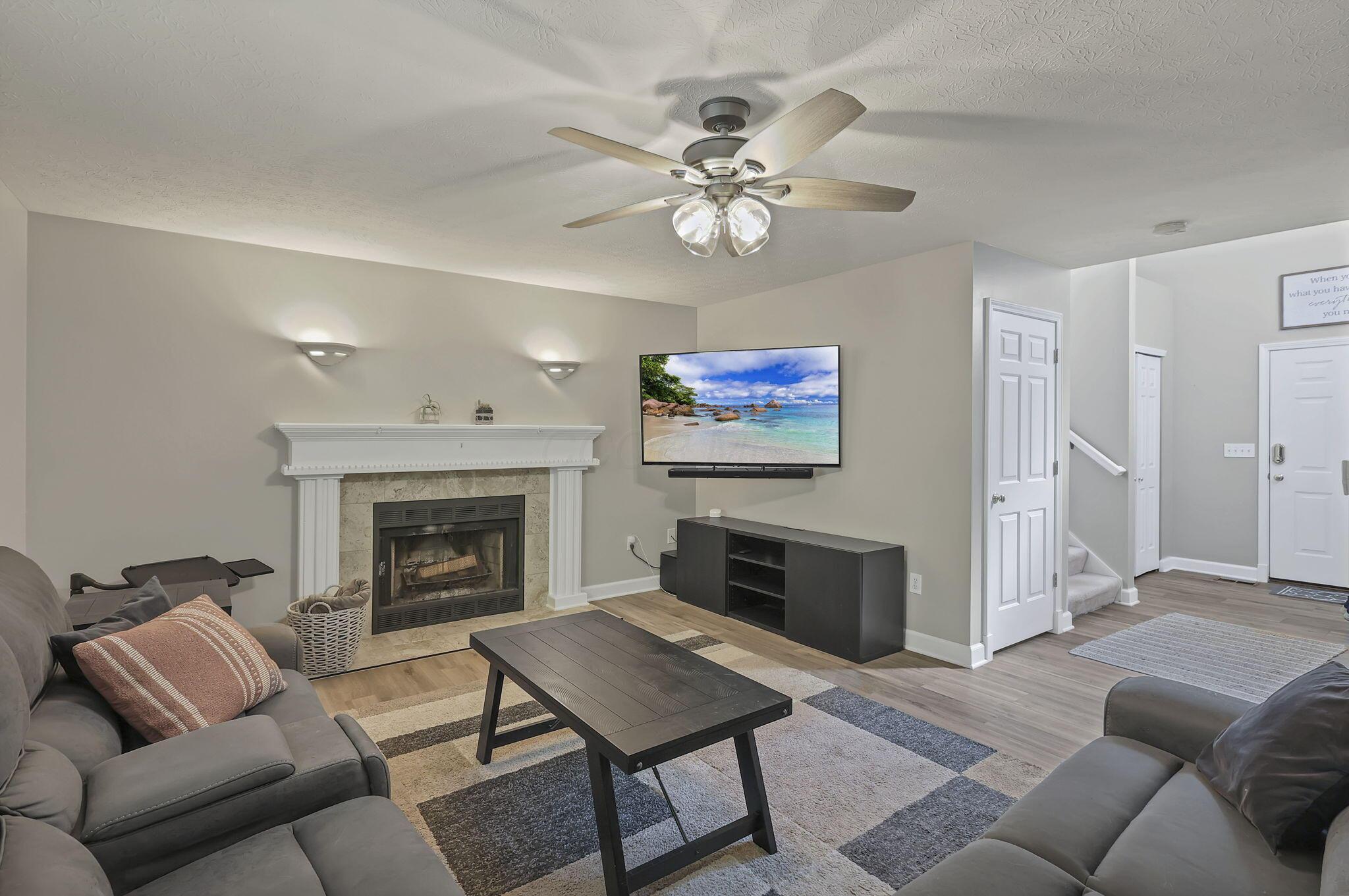 6690 Watkins Road Southwest Pataskala, OH 43062 - Photo 14 of 83 Great Room