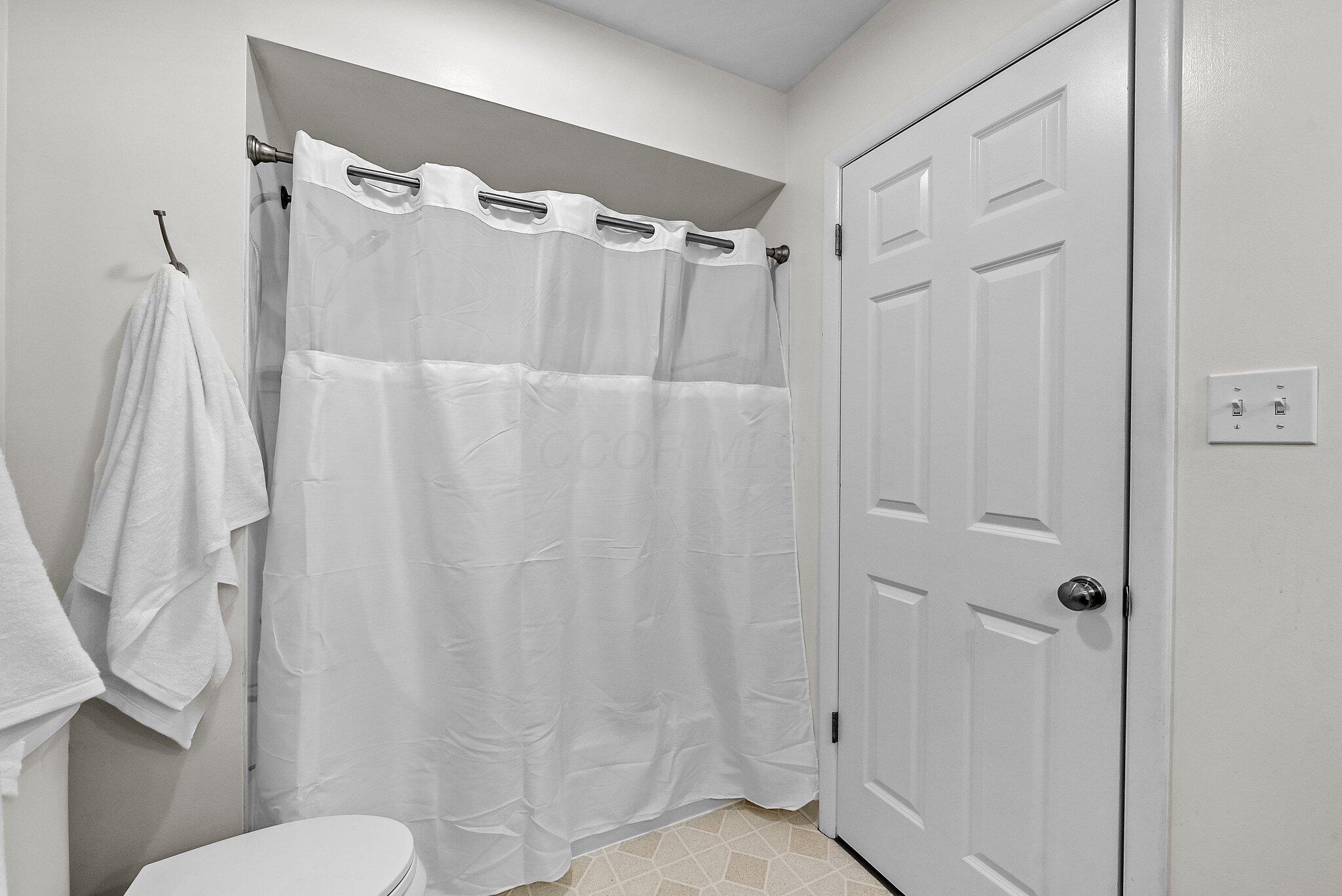 1269 Windham Road Columbus, OH 43220 - Photo 40 of 82 Hall Full Bath