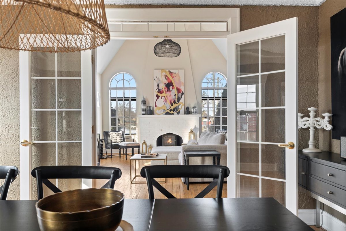 330 East St Charles Road Elmhurst, IL 60126 - Photo 11 of 38