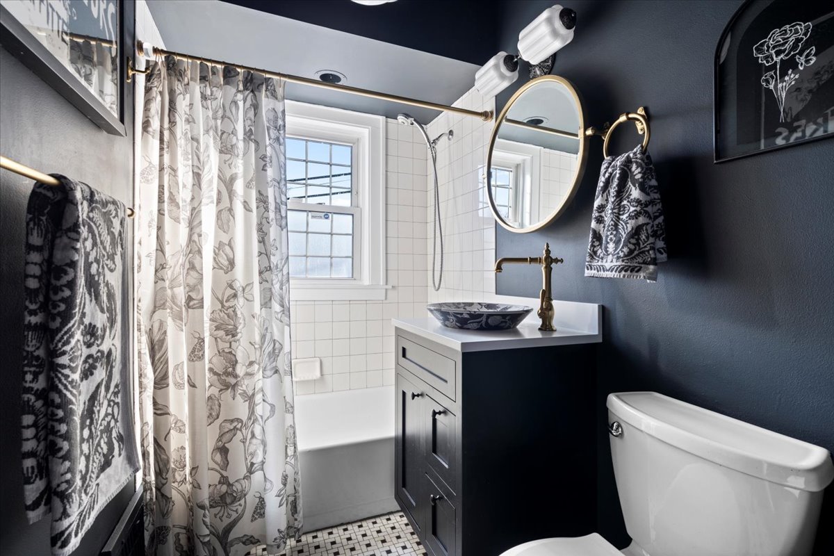 330 East St Charles Road Elmhurst, IL 60126 - Photo 20 of 38