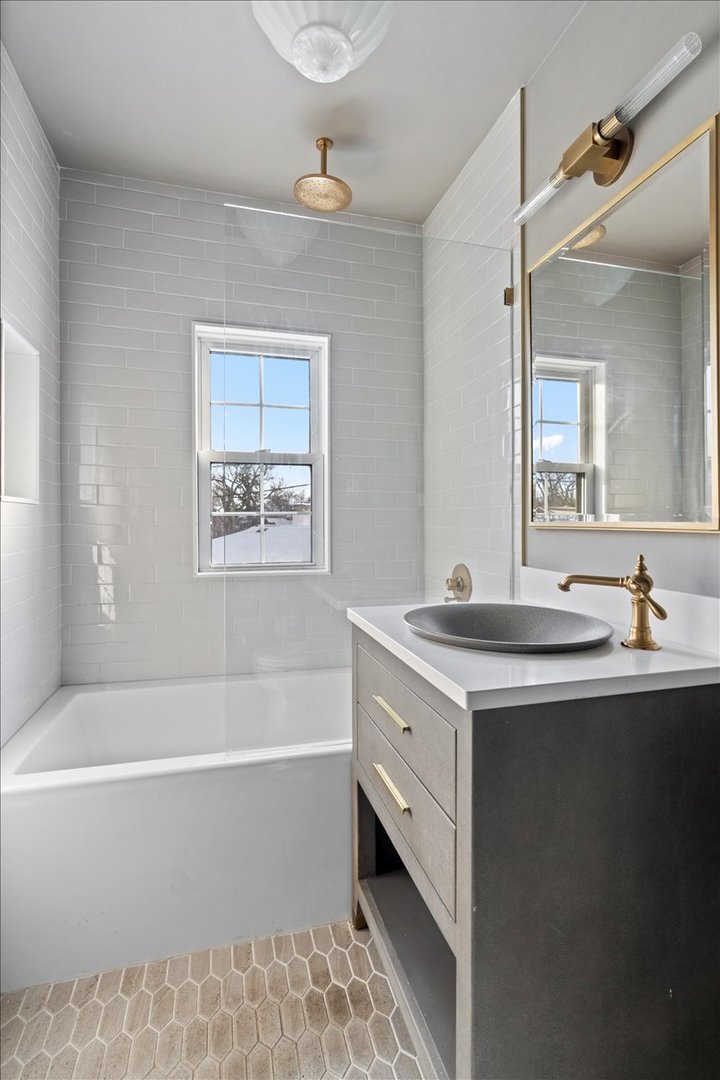 330 East St Charles Road Elmhurst, IL 60126 - Photo 27 of 38