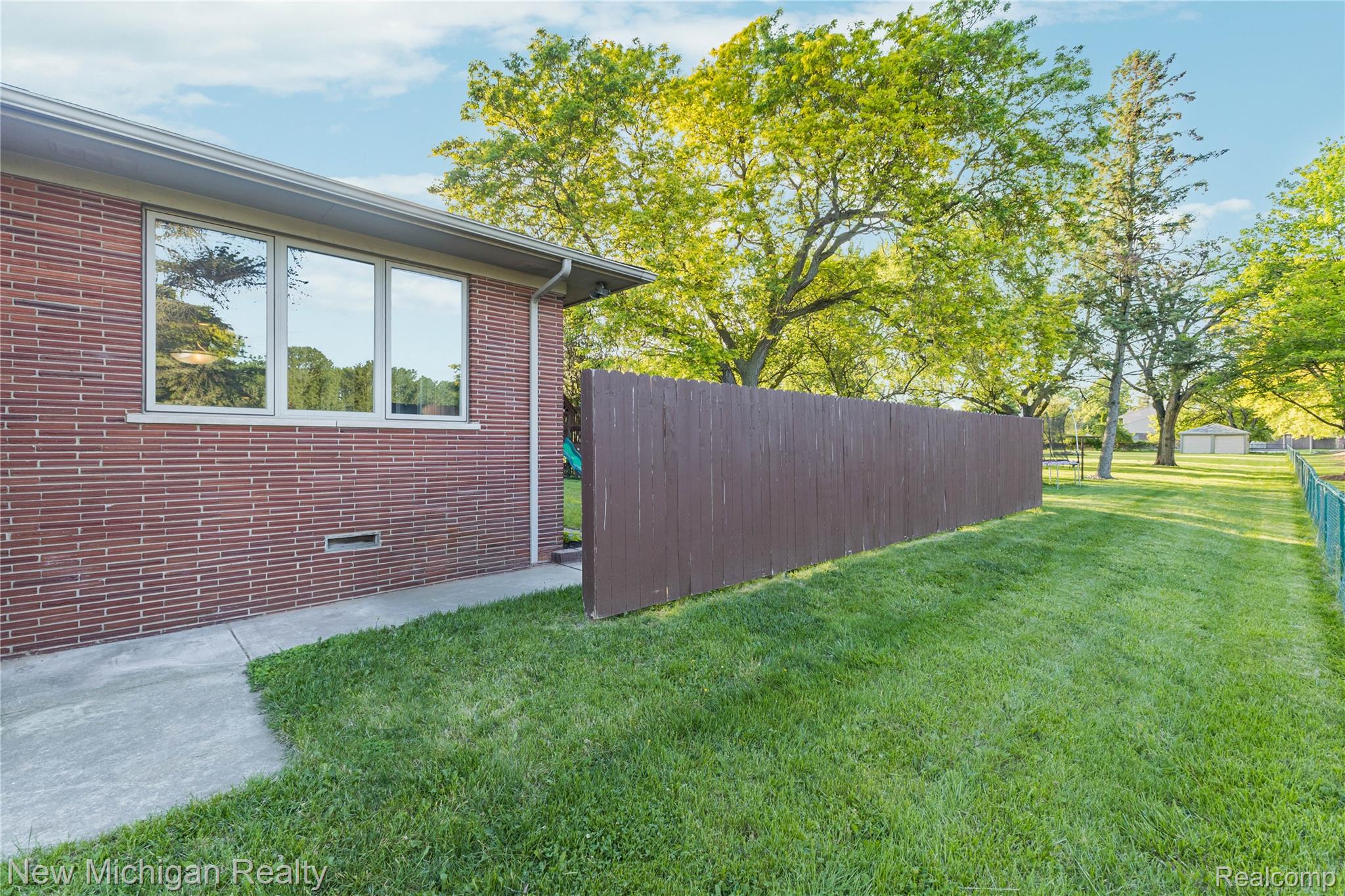 8359 Chicago Road South Warren, MI 48093 - Photo 51 of 74