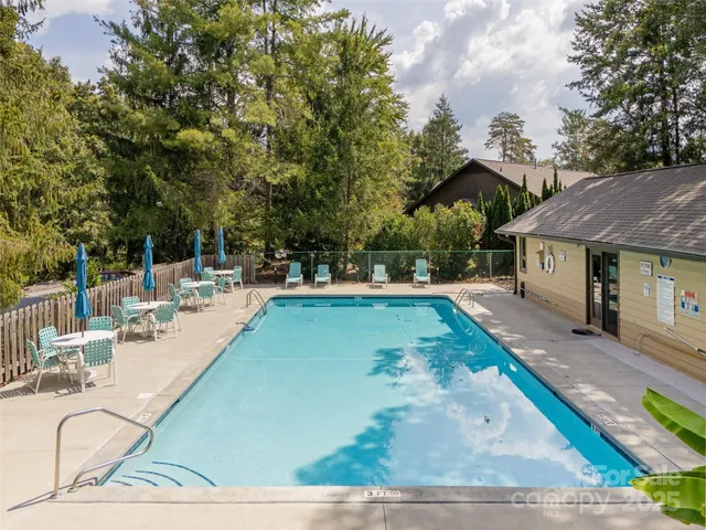 $670,000 | 30 Hillcreek Drive, Asheville, NC 28804