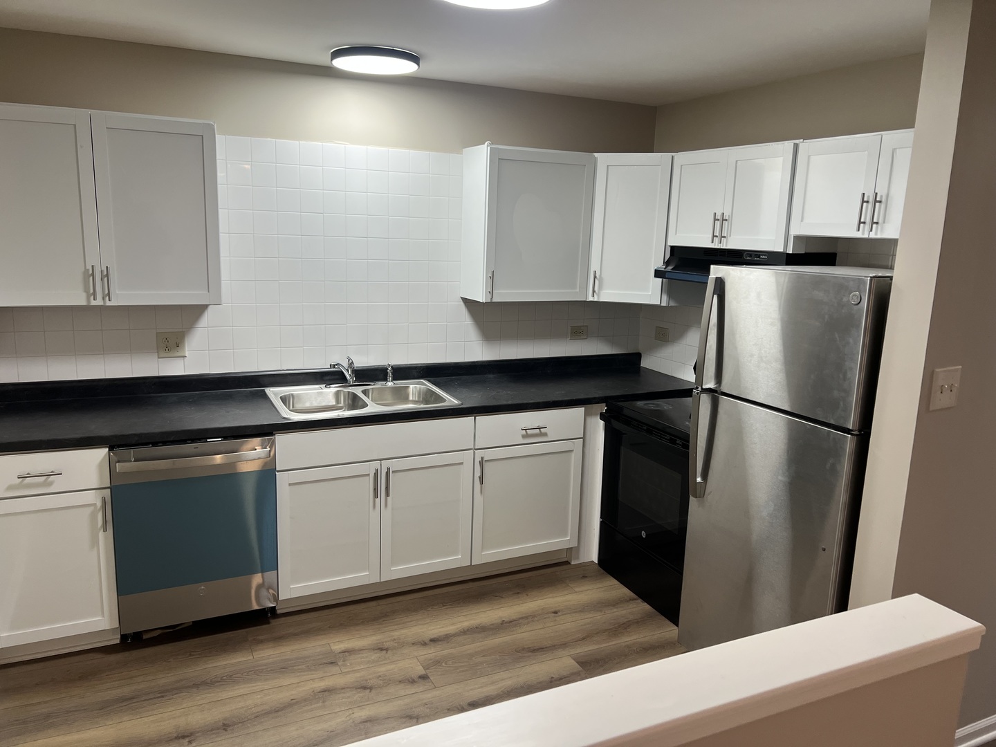 1110 Cedar Street, Unit 3A Glendale Heights, IL 60139 - Photo 2 of 8