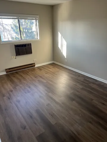 $1,500 | 1110 Cedar Street, Unit 3A, Glendale Heights, IL 60139