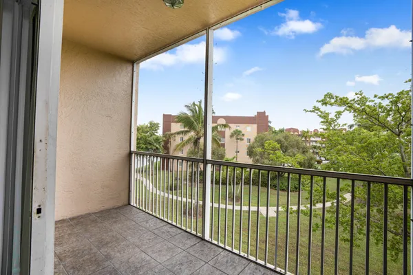 $279,000 | 7647 Southampton Terrace, Unit 318, Tamarac, FL 33321