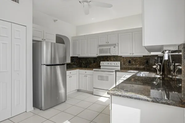 $279,000 | 7647 Southampton Terrace, Unit 318, Tamarac, FL 33321