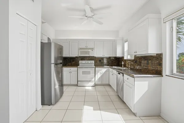 $279,000 | 7647 Southampton Terrace, Unit 318, Tamarac, FL 33321