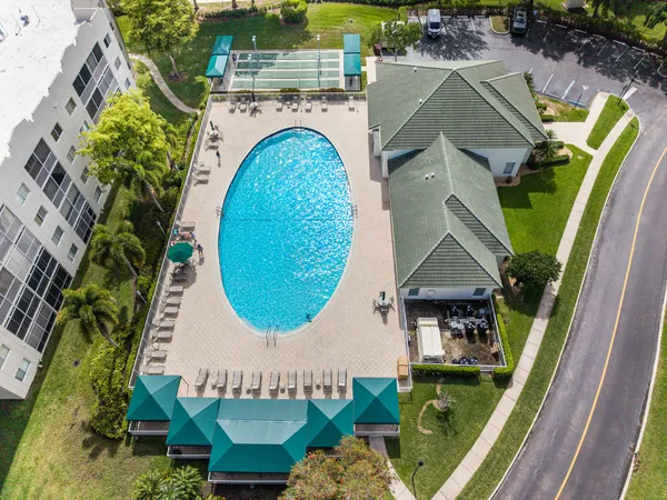 $279,000 | 7647 Southampton Terrace, Unit 318, Tamarac, FL 33321