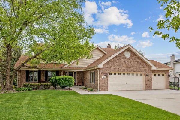 $699,000 | 8903 Vail Lane, Woodridge, IL 60517