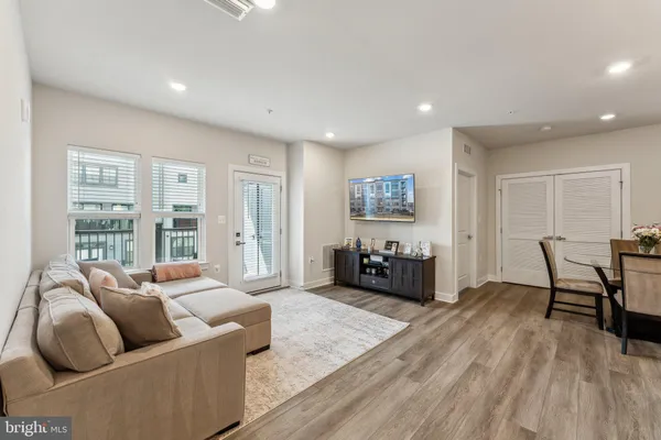 $3,000 | 12875 Mosaic Pk Way, Unit 4J, Herndon, VA 20171