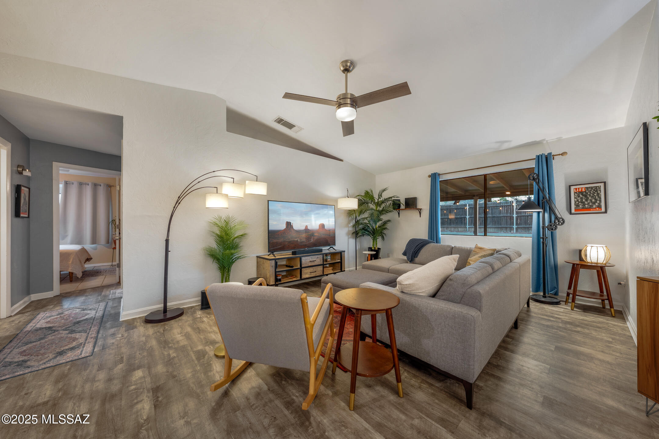 2625 West Flamebrook Road Tucson, AZ 85741 - Photo 3 of 19 Gallery Image 3