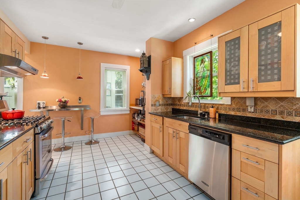 63 Winthrop Road, Unit 1 Brookline, MA 02445 - Photo 9 of 24