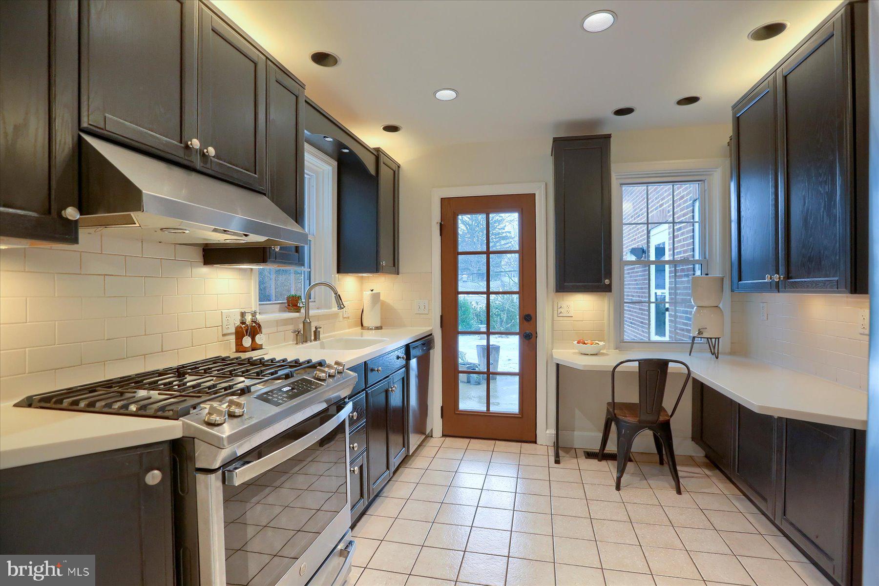 2940 Maple Road Camp Hill, PA 17011 - Photo 7 of 29 Gallery Image 7