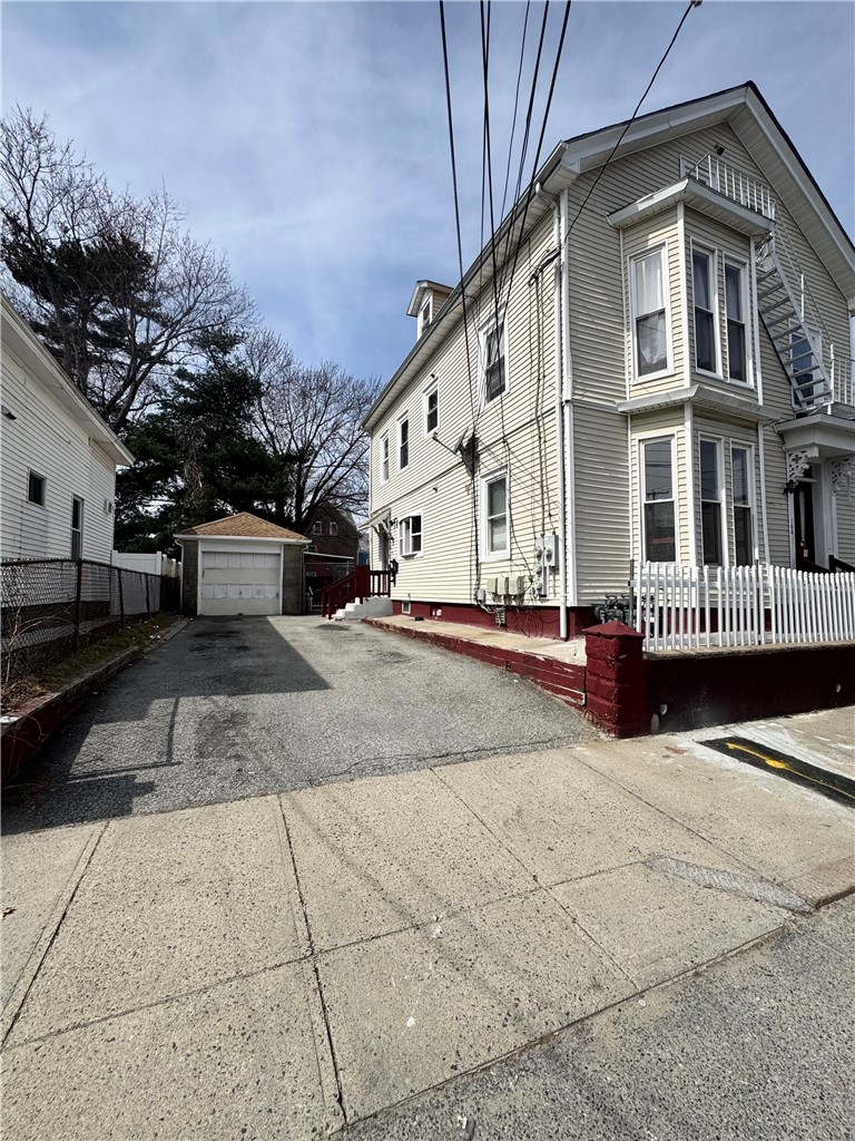 166 Bath Street Providence, RI 02908 - Photo 3 of 23
