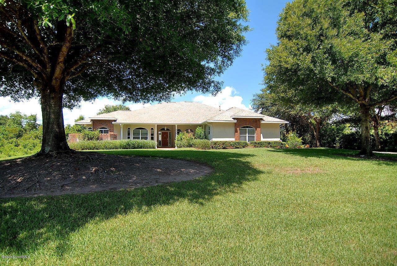 4075 Sparrow Hawk Road Melbourne, FL 32934 - Photo 2 of 15 front (29)